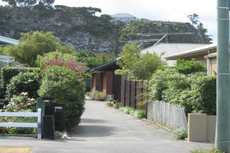 Photo of property in 2/12 Taupata Street, Redcliffs, Christchurch, 8081