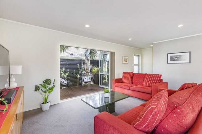 Property details for 1 Montmere Avenue, Te Atatu Peninsula, Auckland, 0610