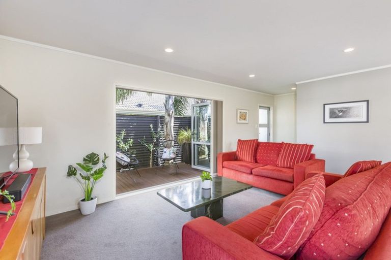 Photo of property in 1 Montmere Avenue, Te Atatu Peninsula, Auckland, 0610