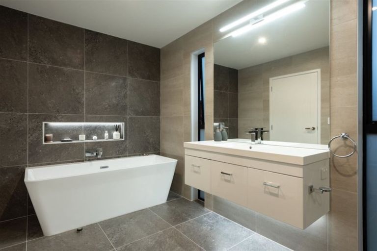 Photo of property in 33 Coast Boulevard, Papamoa Beach, Papamoa, 3118