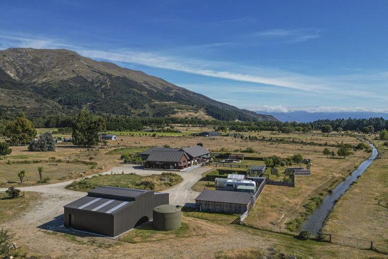 Photo of property in 22 Grayburn Lane, Albert Town, Wanaka, 9382