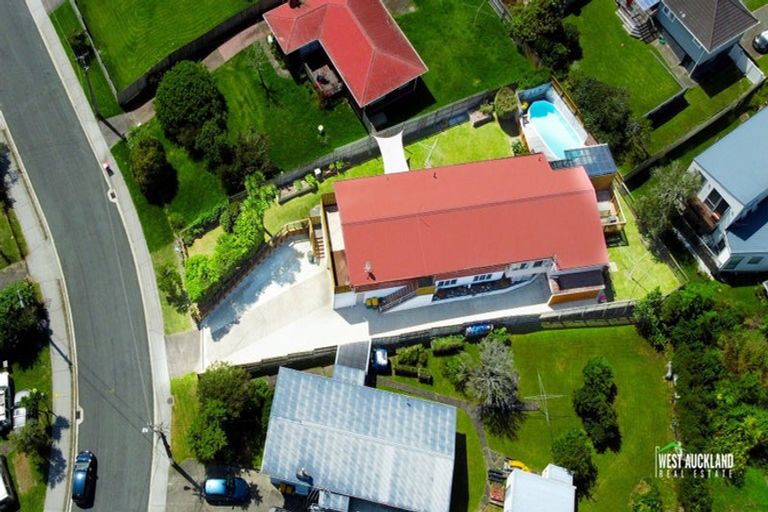 Photo of property in 24 Sherwood Avenue, Te Atatu South, Auckland, 0610