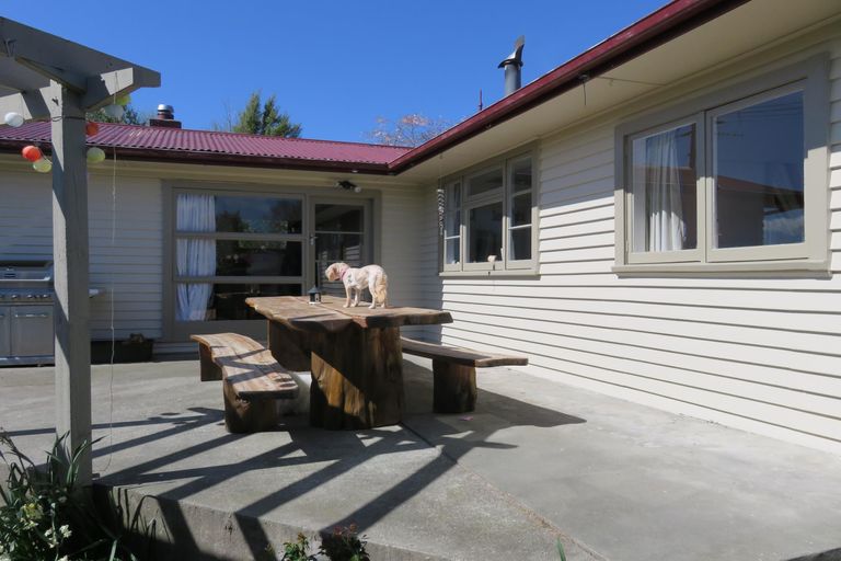 Photo of property in 1 Erskine Street, Winchester, 7985