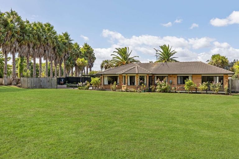 Photo of property in 16 Awaroa Stream Drive, Waiuku, 2123