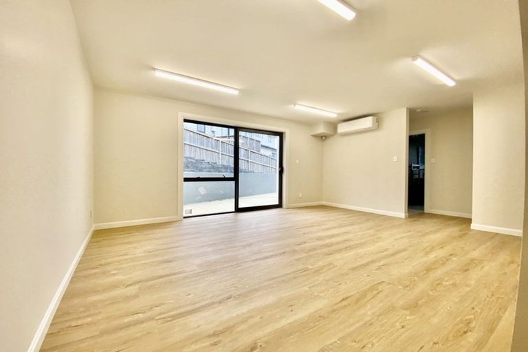 Photo of property in 27 Colliston Rise, Pinehill, Auckland, 0632