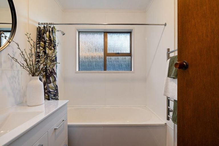Photo of property in 32 Redwood Grove, Hokowhitu, Palmerston North, 4410