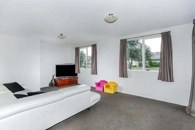 Photo of property in 1 Erceg Way, Rosehill, Papakura, 2113