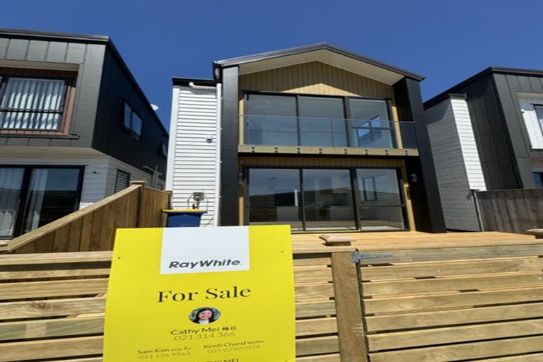 Photo of property in 14 Parahau Road, Papakura, 2110