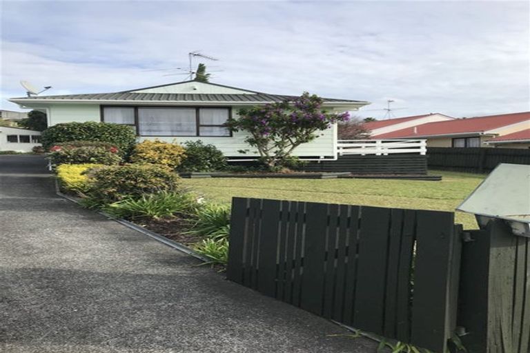 Photo of property in 5 Mataura Place, Clover Park, Auckland, 2019