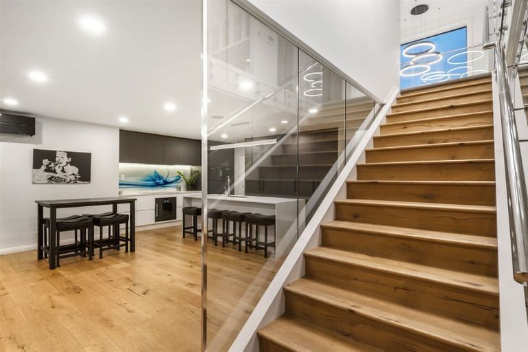 Photo of property in 10a Aberdeen Road, Campbells Bay, Auckland, 0620