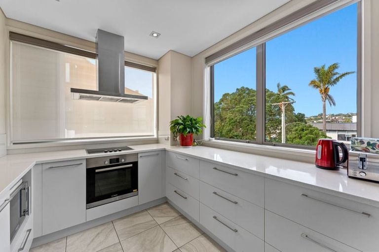 Photo of property in Montrose Villas, 441c Beach Road, Mairangi Bay, Auckland, 0630
