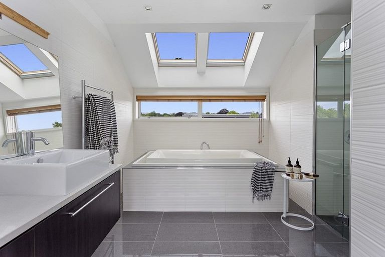 Photo of property in 20 Queens Avenue, Merivale, Christchurch, 8014