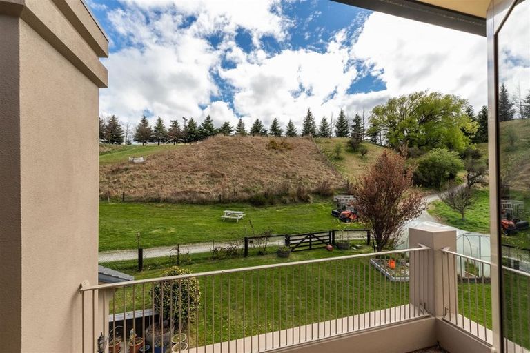 Photo of property in 13 Ada Place, Lake Hayes, Queenstown, 9304