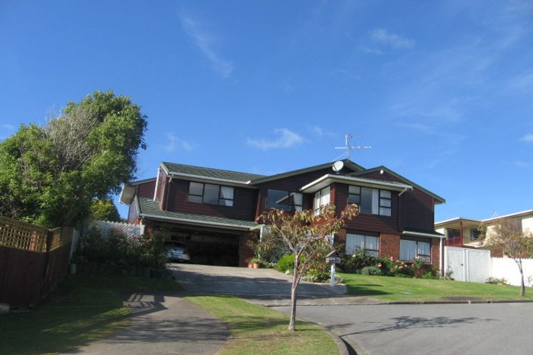 Photo of property in 1 The Top Gallant, Whitby, Porirua, 5024