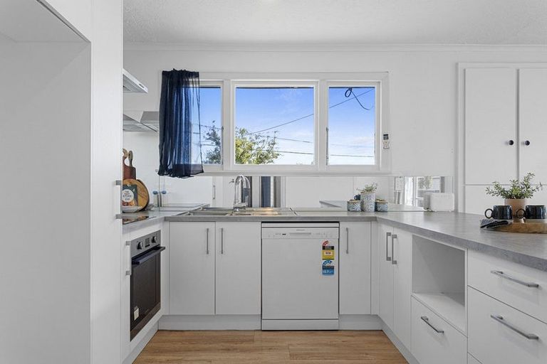 Photo of property in 27 Nicholas Drive, Linwood, Christchurch, 8062