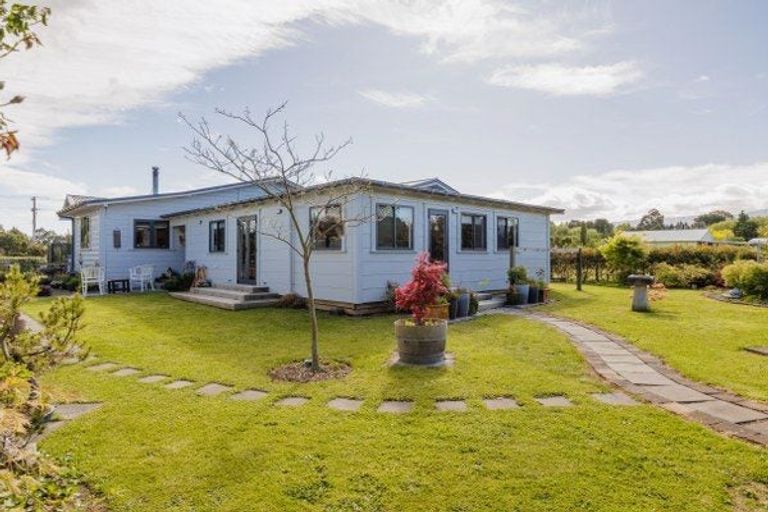 Photo of property in 100 Cole Street, Dannevirke, 4930