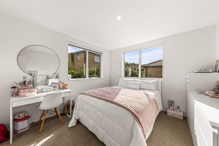 Photo of property in 114 Grand Drive, Orewa, 0931