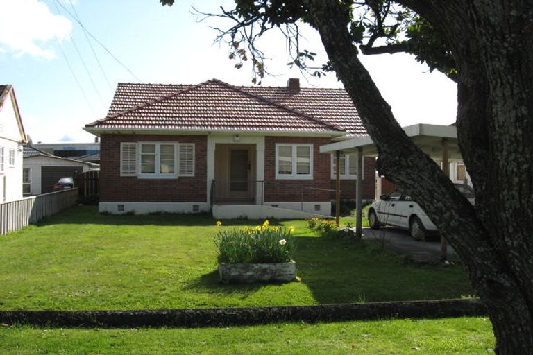 Photo of property in 9 Bell Road, Waiwhetu, Lower Hutt, 5010