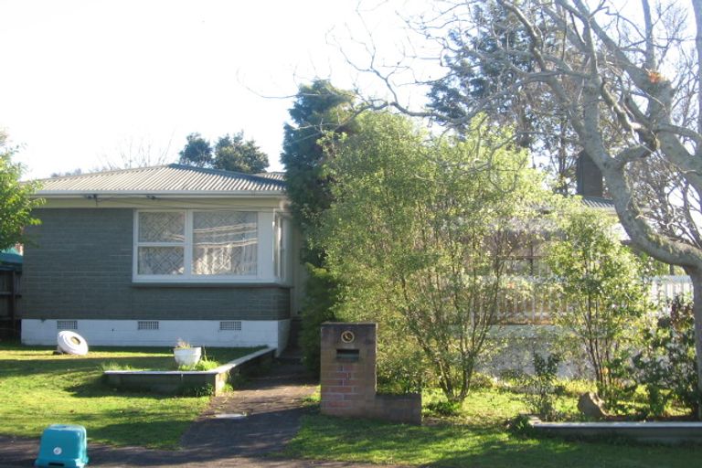 Photo of property in 1 Rembrandt Place, Opaheke, Papakura, 2113