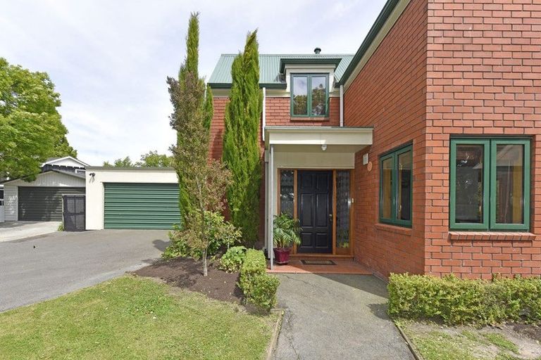 Photo of property in 90 Totara Street, Riccarton, Christchurch, 8041