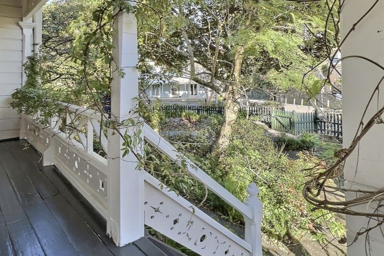 Photo of property in 37 Milton Road, Bluff Hill, Napier, 4110