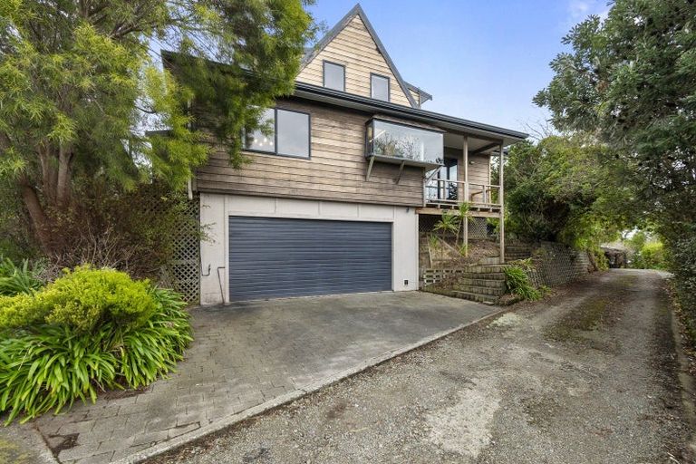 Photo of property in 20 Springdale Grove, Fitzherbert, Palmerston North, 4410