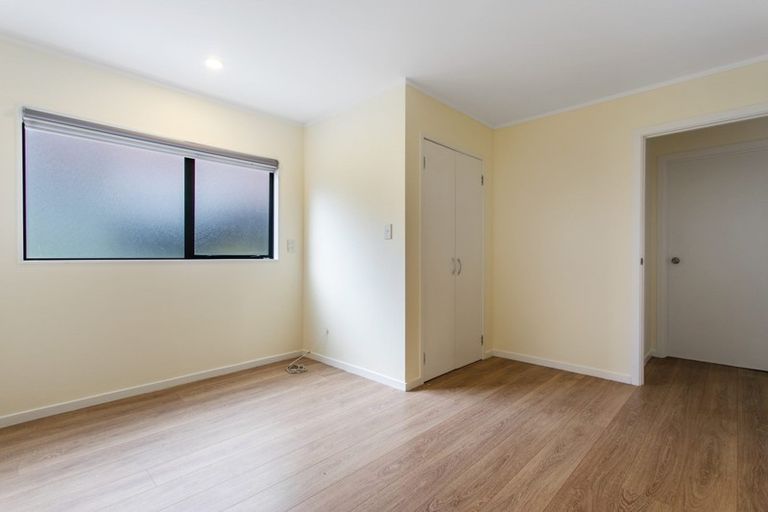 Photo of property in 1/19 Bond Crescent, Forrest Hill, Auckland, 0620