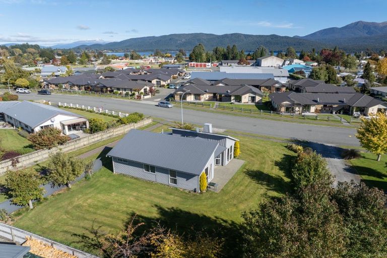 Photo of property in 25 Pop Andrew Drive, Te Anau, 9600
