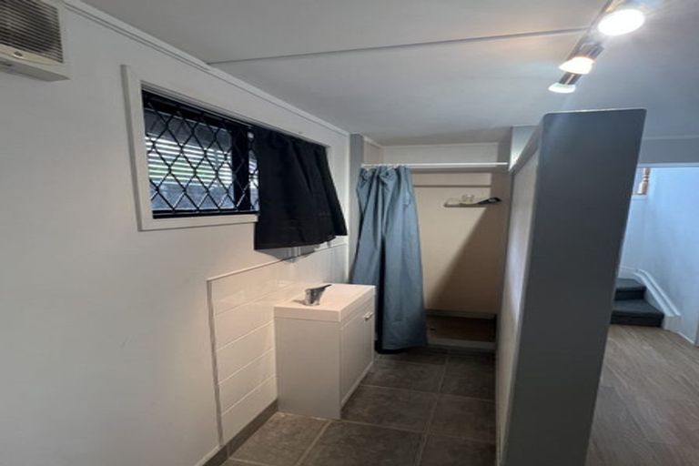 Photo of property in 28 Goodwood Drive, Goodwood Heights, Auckland, 2105