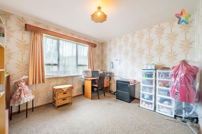 Photo of property in 5 Rawhiti Street, Stokes Valley, Lower Hutt, 5019