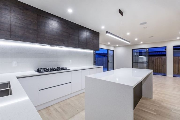 Photo of property in 6 Makura Road, Long Bay, Auckland, 0630