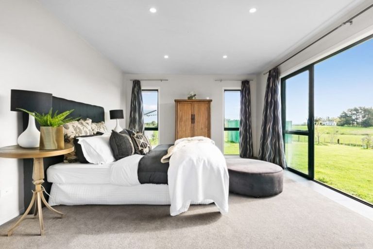 Photo of property in 45 Old Barn Road, Opaheke, Papakura, 2584