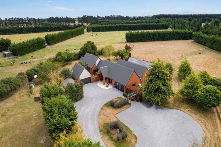Photo of property in 923 Hoskyns Road, West Melton, Christchurch, 7671