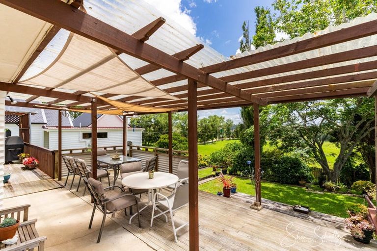 Photo of property in 7 Griffin Road, Maungaturoto, 0520