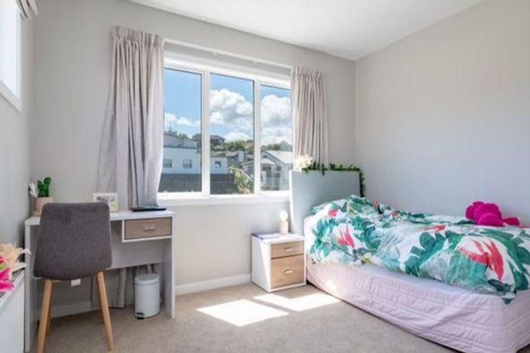 Photo of property in 14 Glide Lane, Whitby, Porirua, 5024