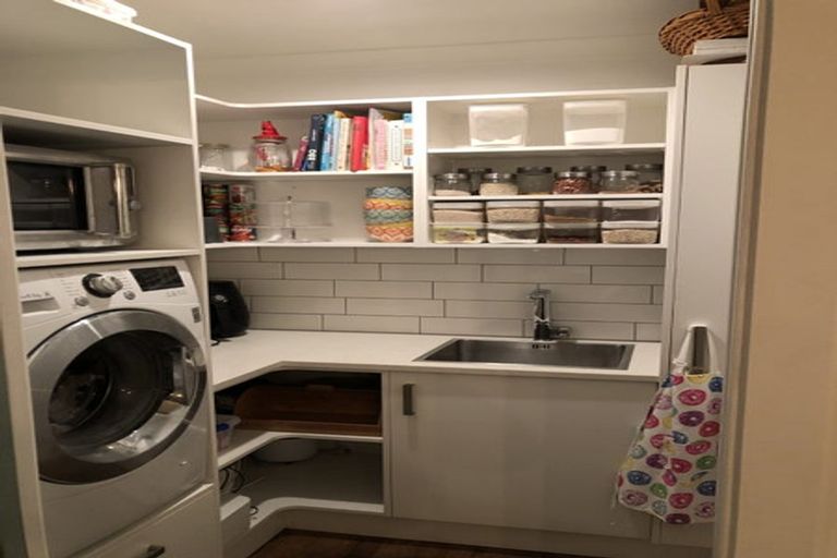 Photo of property in 38 Pulham Crescent, Queenwood, Hamilton, 3210