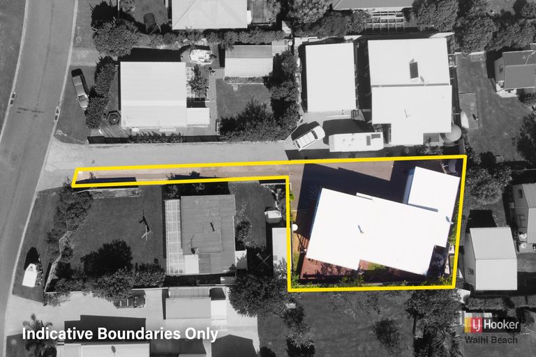 Photo of property in 15a Roretana Drive, Athenree, Katikati, 3177