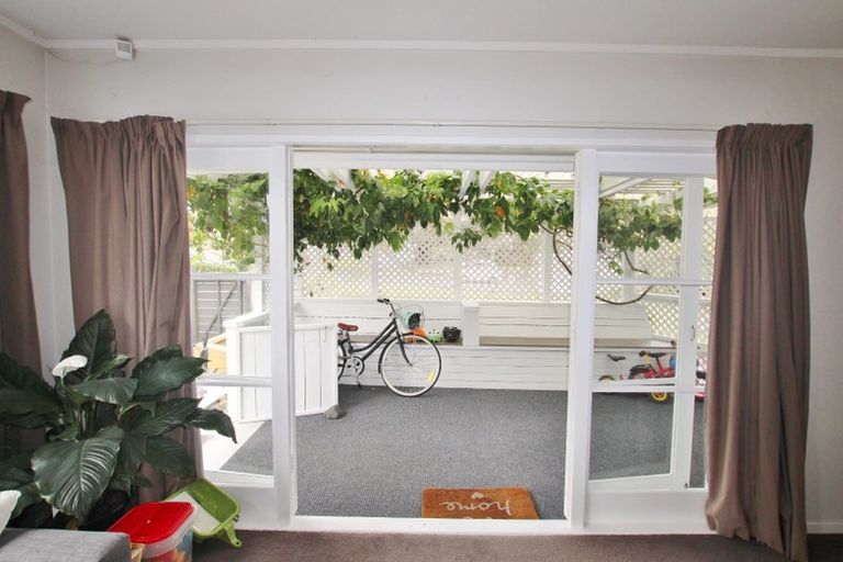 Photo of property in 24 Paragon Avenue, Beach Haven, Auckland, 0626