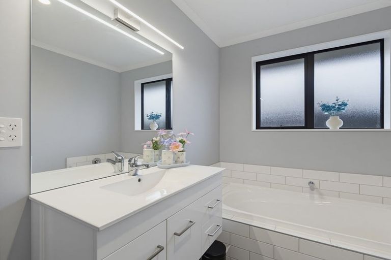 Photo of property in 128 Broadlands Drive, Rolleston, 7615