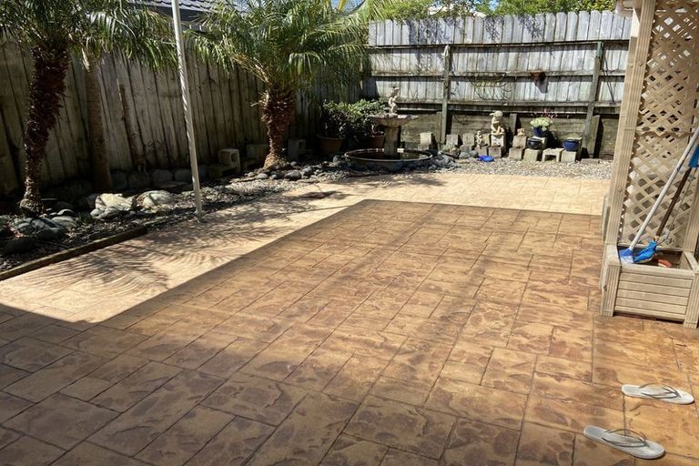 Photo of property in 74 Kingdale Road, Henderson, Auckland, 0610