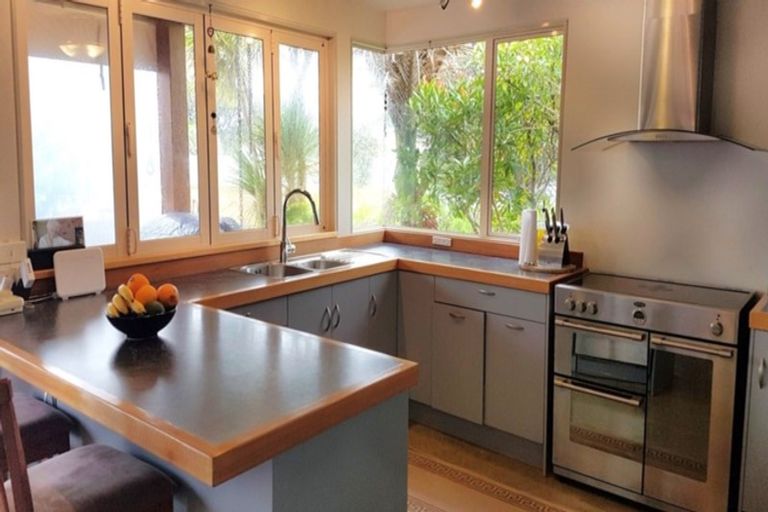 Photo of property in 141 Marsden Bay Drive, One Tree Point, 0118