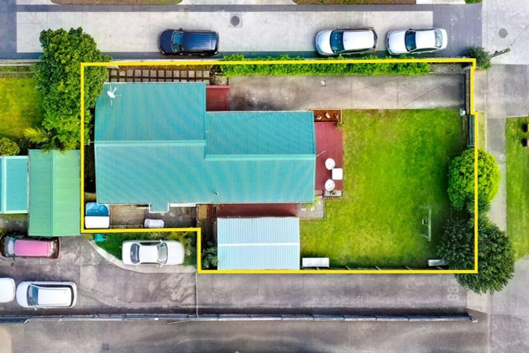 Photo of property in 88 Taikata Road, Te Atatu Peninsula, Auckland, 0610