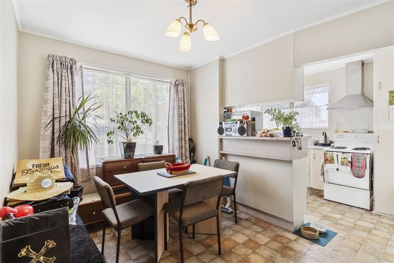 Photo of property in 13 Oakmont Place, Wattle Downs, Auckland, 2103