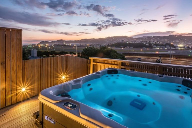 Photo of property in 112a Calabar Road, Miramar, Wellington, 6022