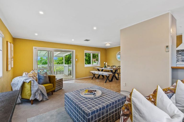 Photo of property in 1/32 Neil Avenue, Te Atatu Peninsula, Auckland, 0610