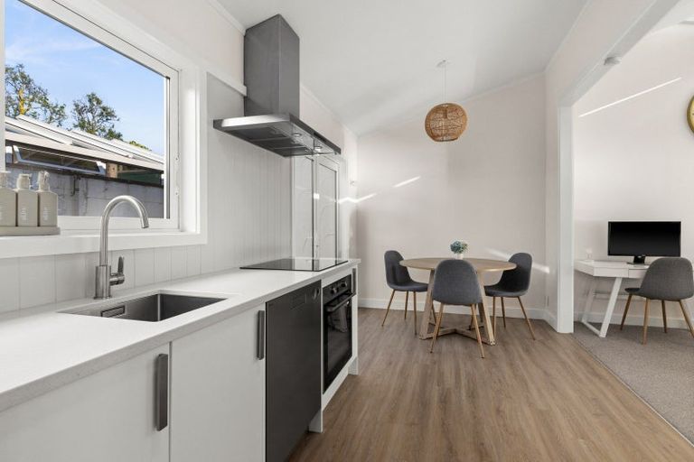 Photo of property in 24 Charles Street, Westshore, Napier, 4110