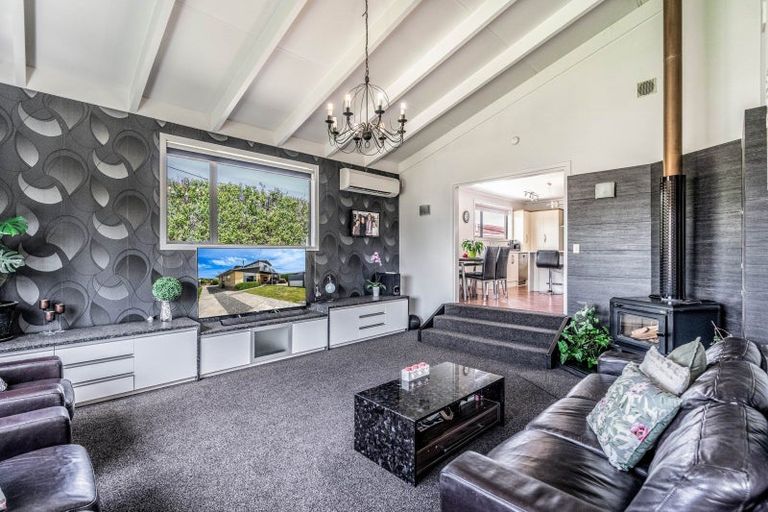 Photo of property in 82 Dalwharn Street, Wallacetown, 9816