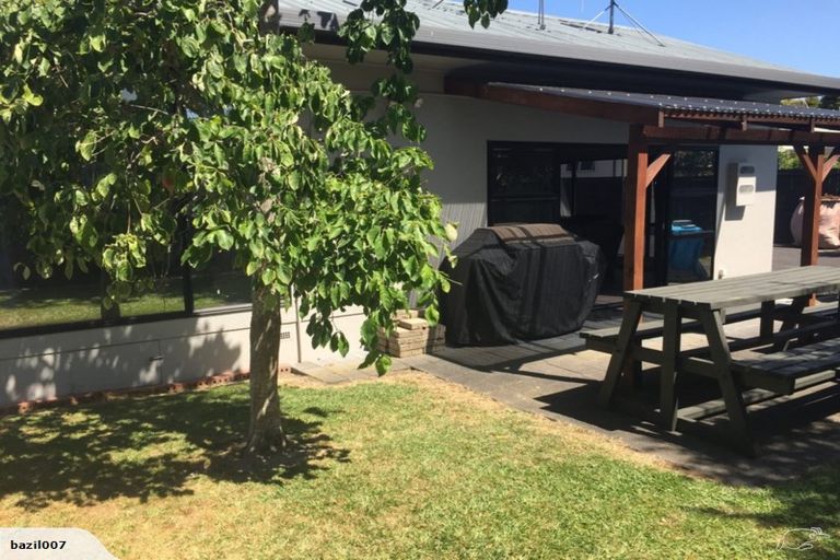 Photo of property in 22 Dover Road, St Andrews, Hamilton, 3200