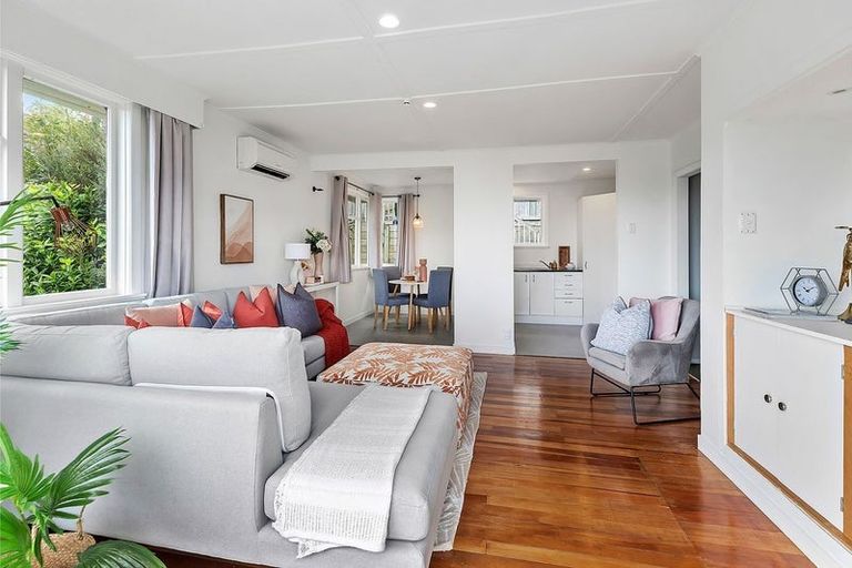 Photo of property in 2 Mapplebeck Street, Titahi Bay, Porirua, 5022