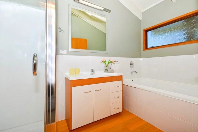 Photo of property in 7 Sandiacre Way, Browns Bay, Auckland, 0630